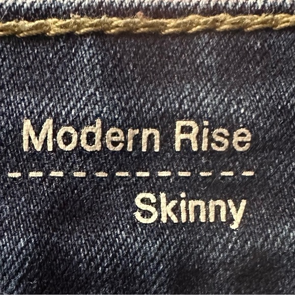 Levi’s Bold Curve Skinny Jeans - Picture 9 of 14